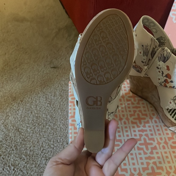 Size 8.5 wedges - Picture 3 of 4